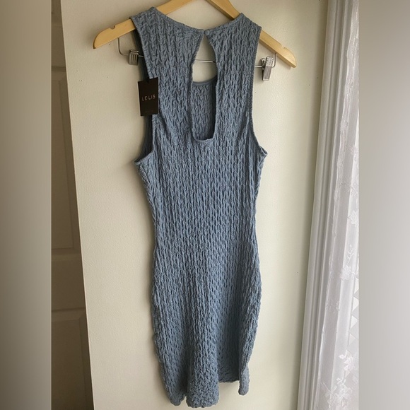 NWT Le Lis Textured Dusty Blue Mini Dress Bodycon Sleeveless Crinkle Keyhole - Picture 4 of 6
